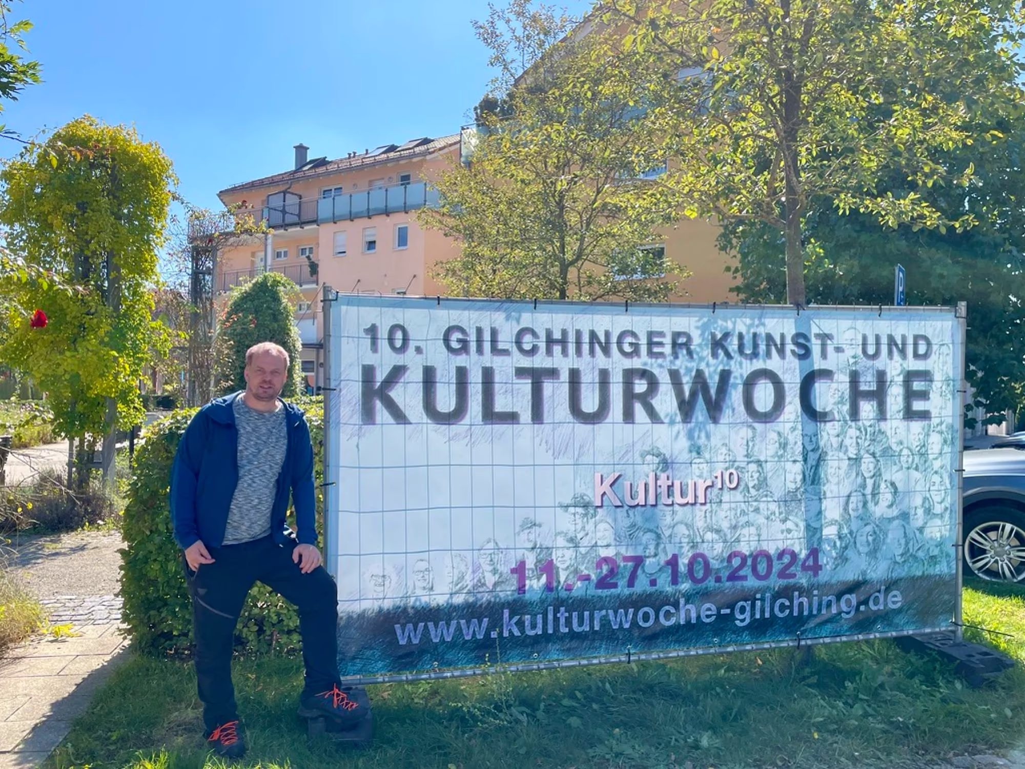KULTURWOCHE GILCHING 2024 BAUZAUN MIT KUENSTLER