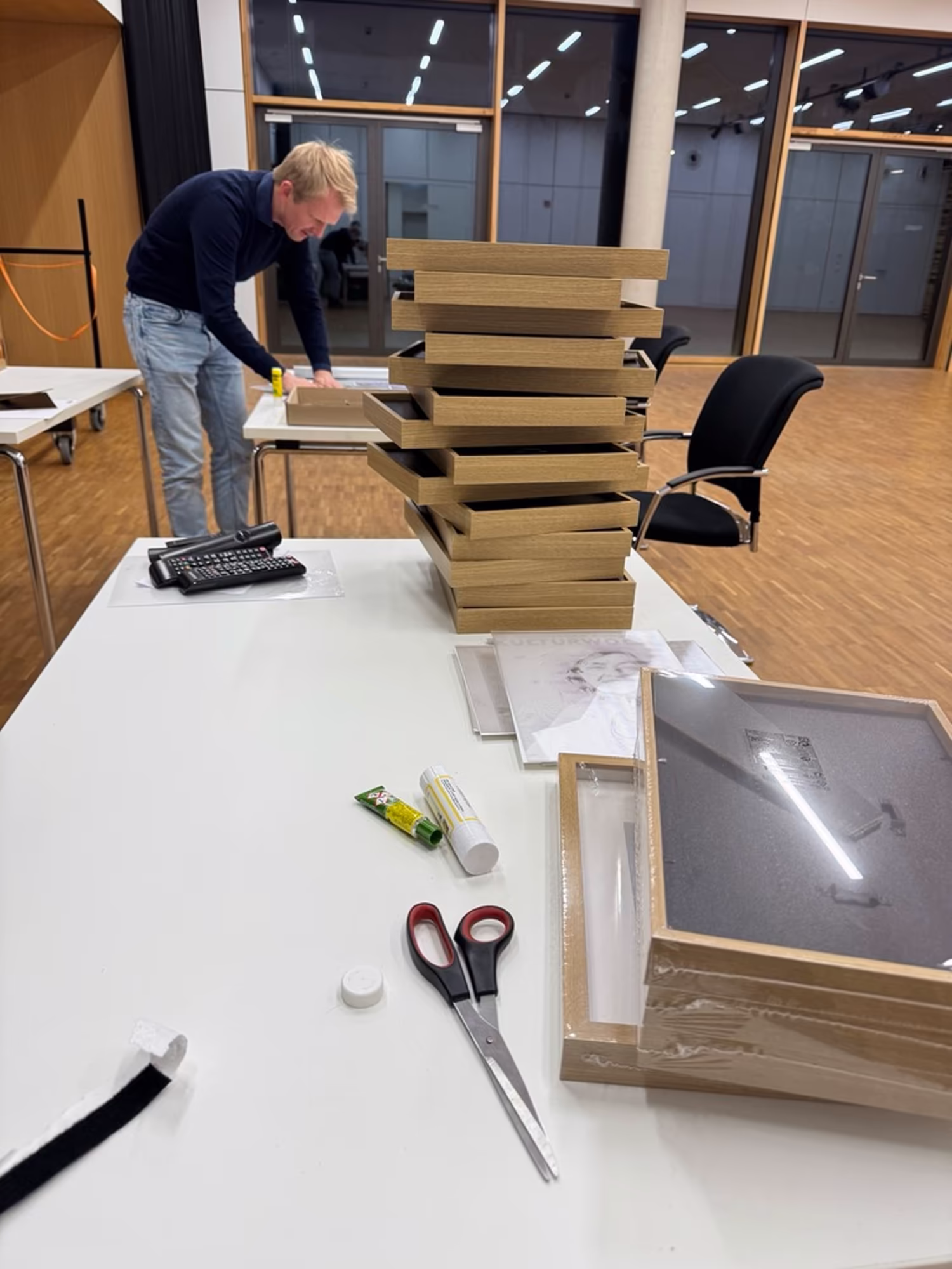 KULTURWOCHE GILCHING 2024 BILDERRAHMENBESTUECKEN