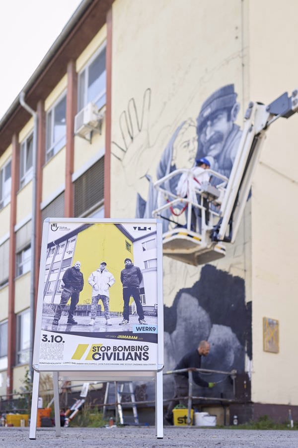 Preview stop-bombing-civilian-023-23