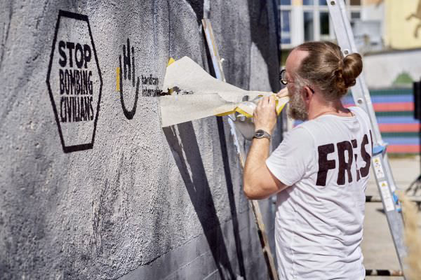 Preview stop-bombing-civilian-066-66