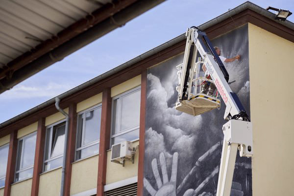 Preview stop-bombing-civilian-083-83