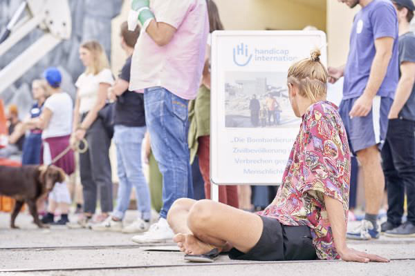 Preview stop-bombing-civilian-114-114