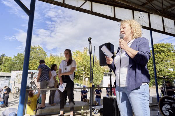 Preview stop-bombing-civilian-120-120