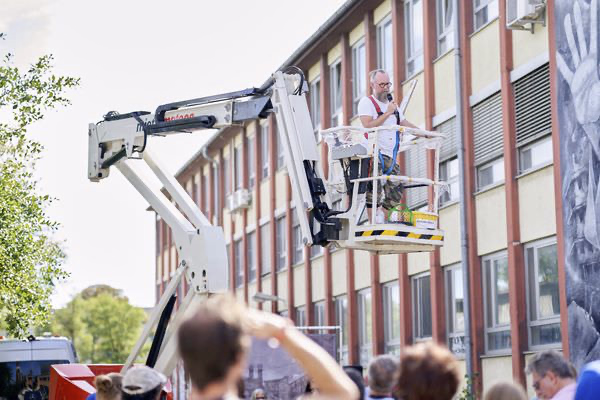 Preview stop-bombing-civilian-129-129