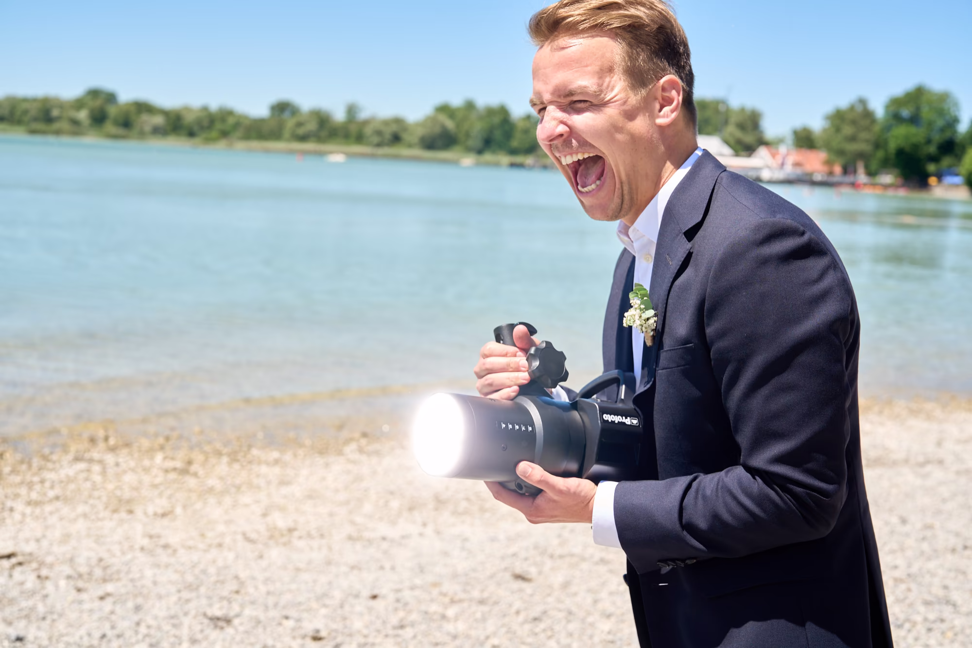 Innige Momente zwischen Braut und Bräutigam - Hochzeit Gilching