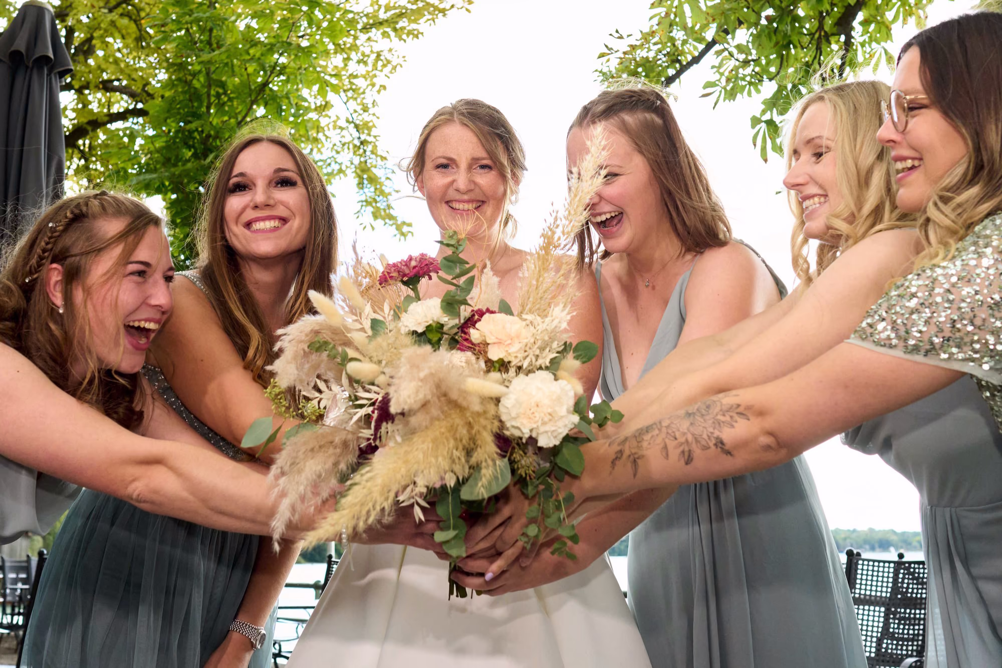 All photos + online gallery + cards for your guests